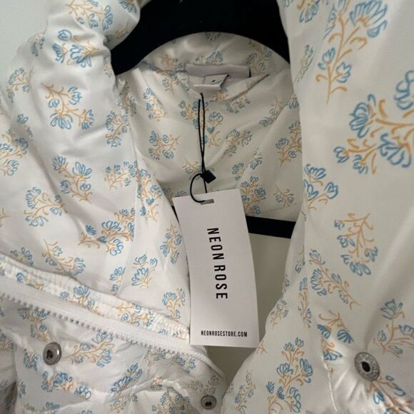 ASOS Neon Rose puffer coat - Picture 3 of 4